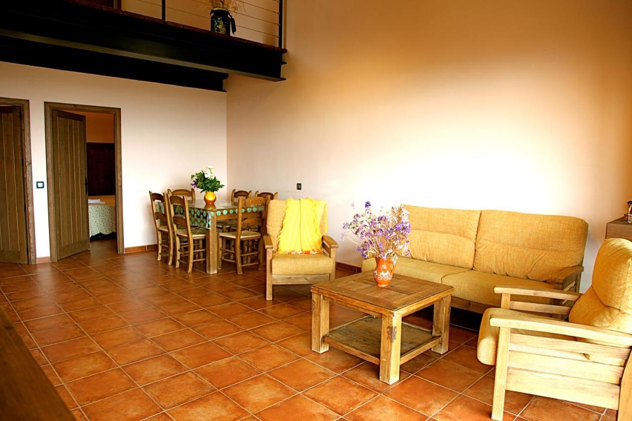 Las Casas De Agapito Poyales Del Hoyo Luaran gambar
