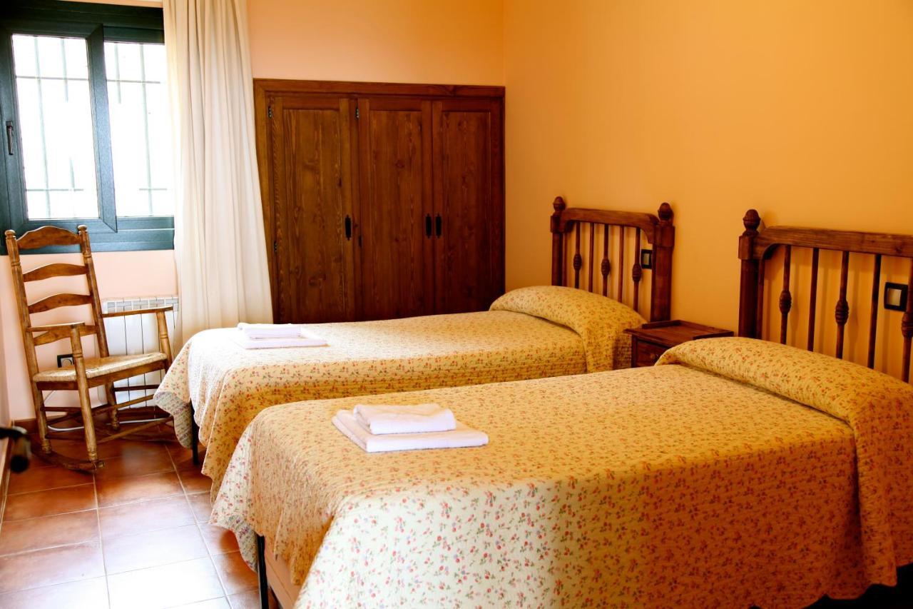 Las Casas De Agapito Poyales Del Hoyo Luaran gambar