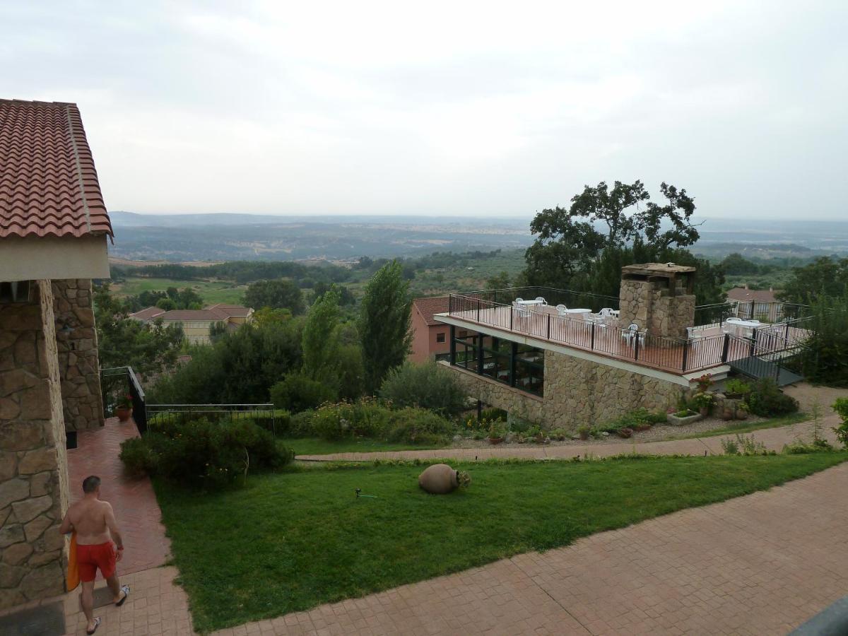 Las Casas De Agapito Poyales Del Hoyo Luaran gambar